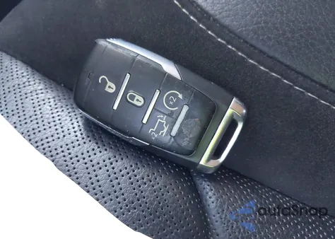 2020 Ram 1500 Laramie 4X4 5'7 Box z USA, uszkodzony, nr VIN 1C6SRFJT6LN217061